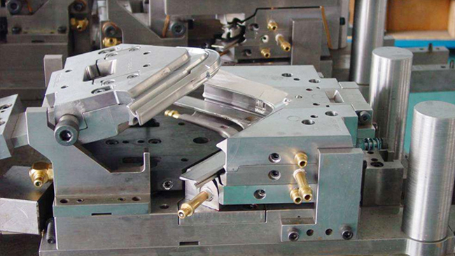 昆山模具鋼材廠(chǎng)給您分析不同EDM加工參數下的白層厚度大概是多少？